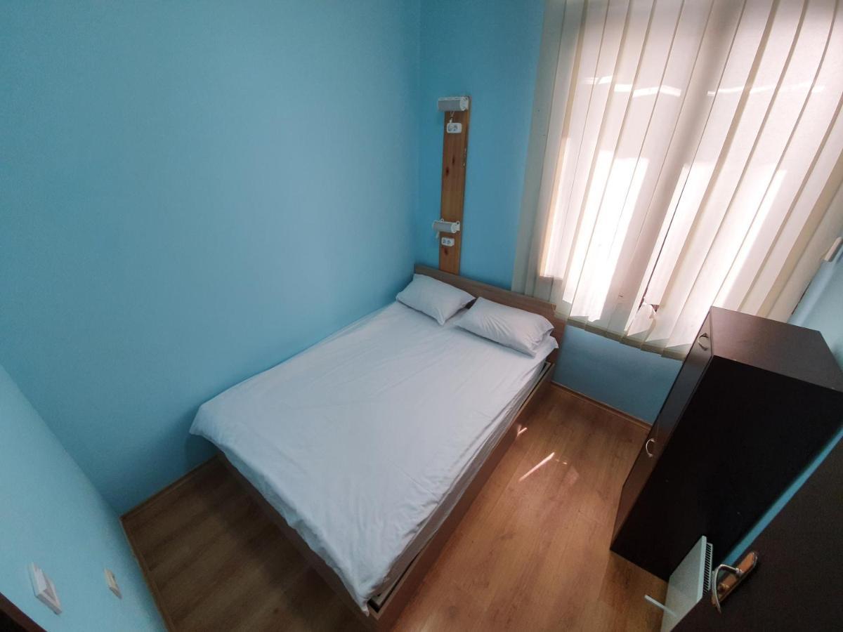 Smart Hostel Sofia Bagian luar foto